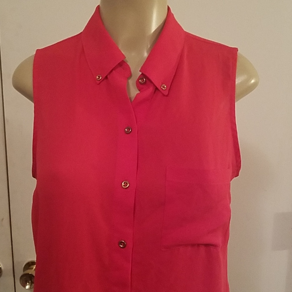 RED SLEEVELESS TOP - Picture 5 of 8
